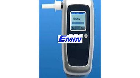 Đánh giá kỹ thuật máy đo nồng độ cồn M&MPRO ATAMT8100